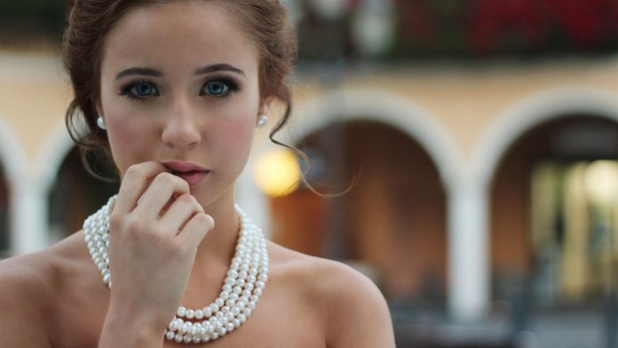 Tips-to-Know-Pearls-in-Antique-&-Vintage-Jewelry-on-civicdaily