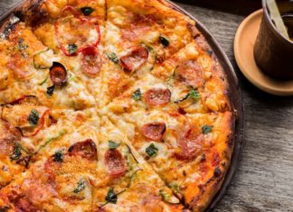 Mustard-Pizza-It’s-A-Special-Thing-To-Eat-With-All-on-civicdaily